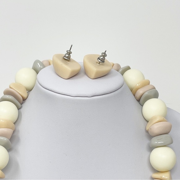Vintage Necklace & Earrings Set - Picture 6 of 12